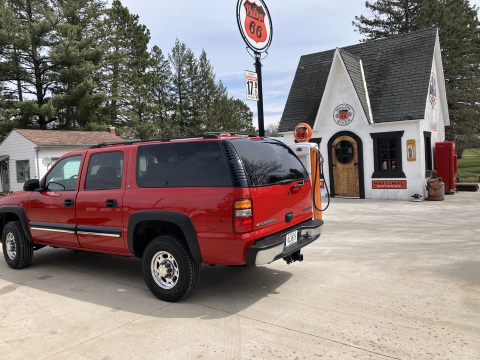 2001 Chevrolet Suburban 9th Gen - Image 4 of 31