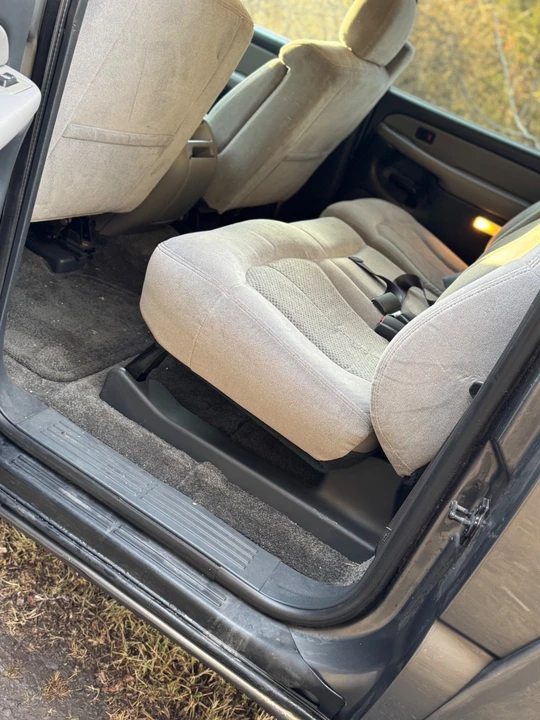 2001 Chevrolet Suburban 9th Gen - Image 21 of 21