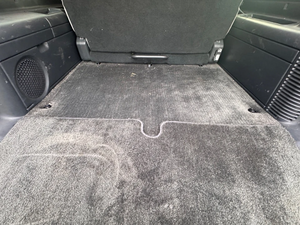 2001 Chevrolet Suburban 9th Gen - Image 18 of 21