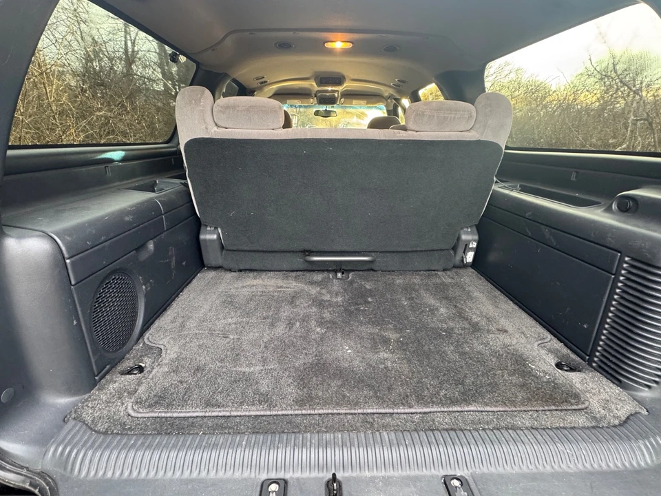 2001 Chevrolet Suburban 9th Gen - Image 17 of 21