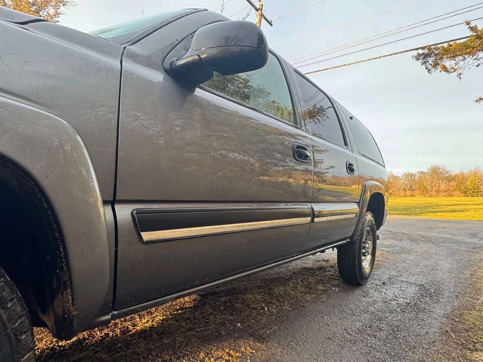 2001 Chevrolet Suburban 9th Gen - Image 3 of 21