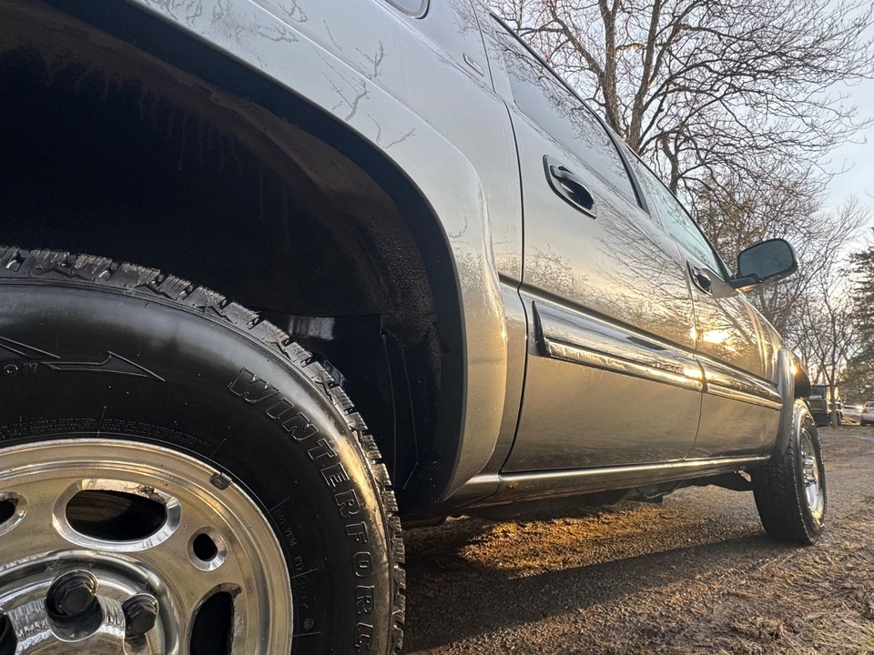 2001 Chevrolet Suburban 9th Gen - Image 9 of 21