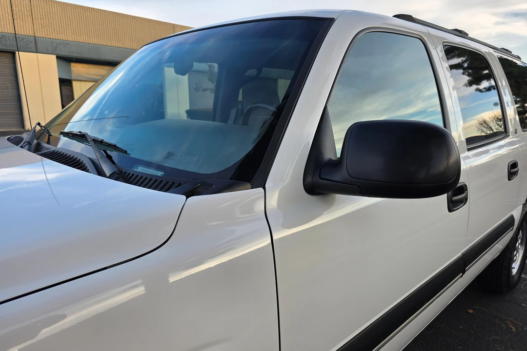 2001 Chevrolet Suburban 9th Gen - Image 14 of 31