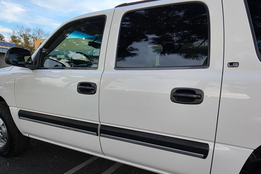 2001 Chevrolet Suburban 9th Gen - Image 16 of 31