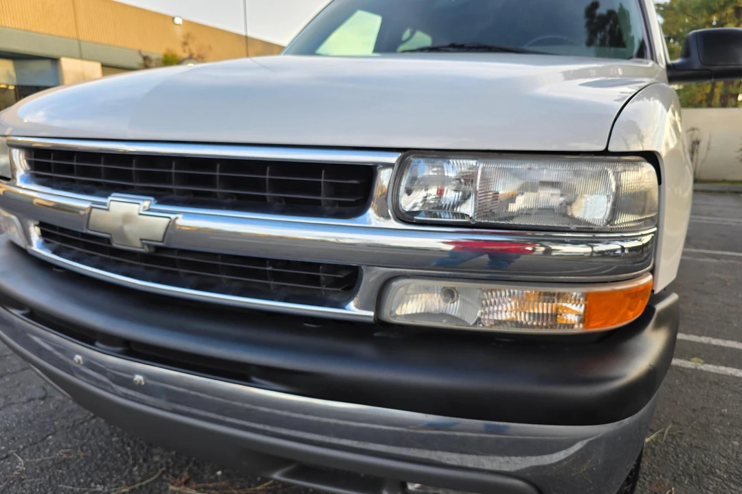 2001 Chevrolet Suburban 9th Gen - Image 13 of 31