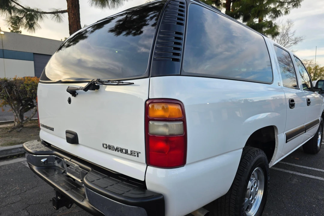 2001 Chevrolet Suburban 9th Gen - Image 8 of 31