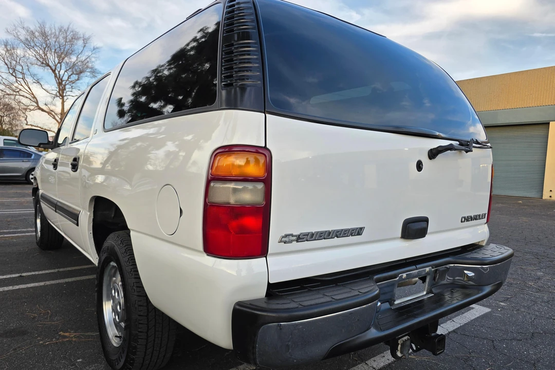 2001 Chevrolet Suburban 9th Gen - Image 7 of 31