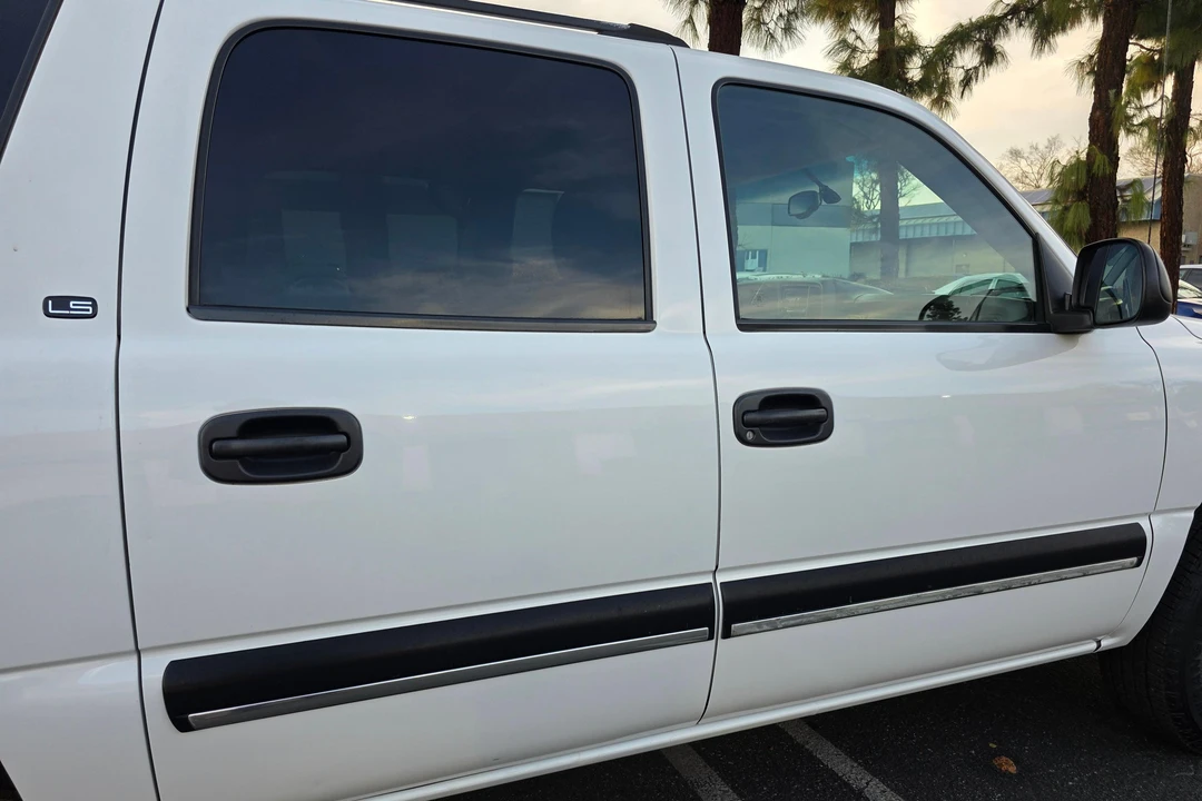 2001 Chevrolet Suburban 9th Gen - Image 23 of 31