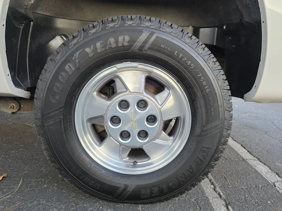 2001 Chevrolet Suburban 9th Gen - Image 31 of 31