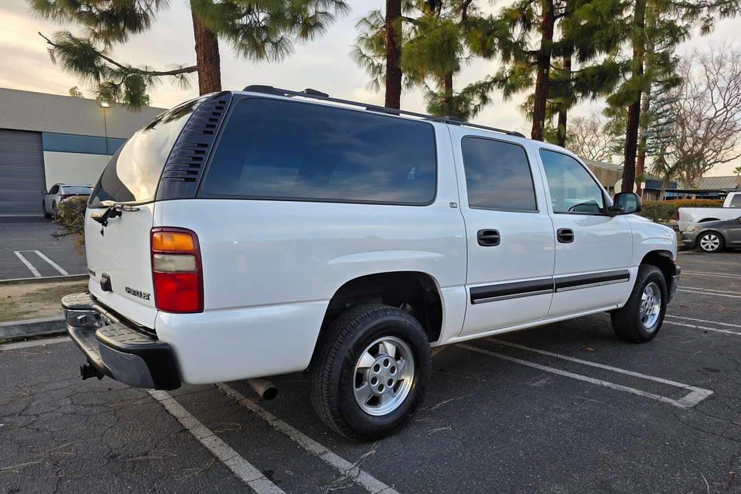 2001 Chevrolet Suburban 9th Gen - Image 9 of 31