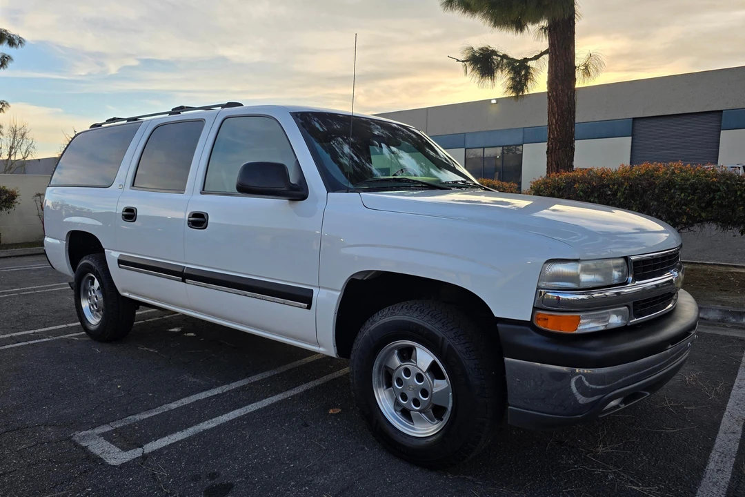 2001 Chevrolet Suburban 9th Gen - Image 10 of 31