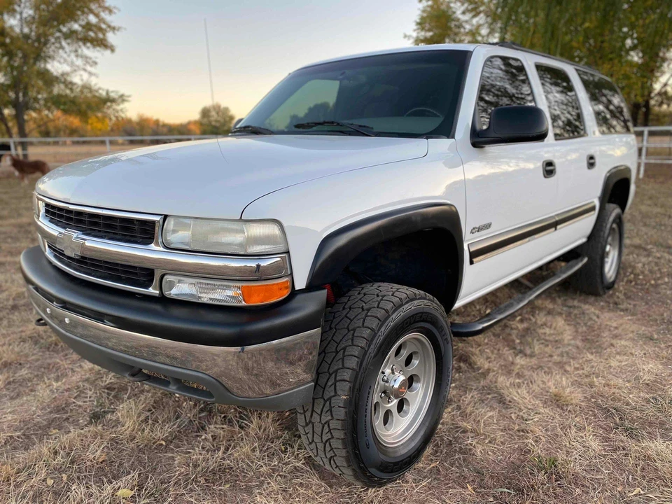 2001 Chevrolet Suburban 9th Gen - Image 12 of 31