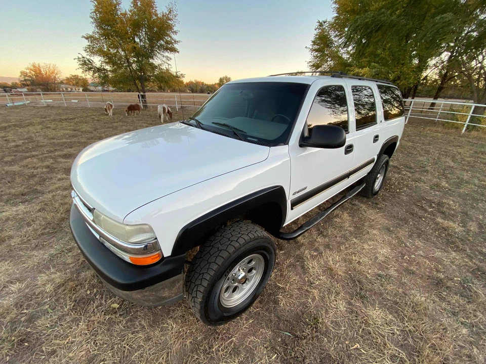 2001 Chevrolet Suburban 9th Gen - Image 14 of 31