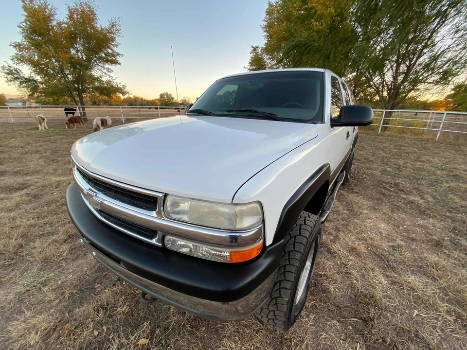 2001 Chevrolet Suburban 9th Gen - Image 11 of 31