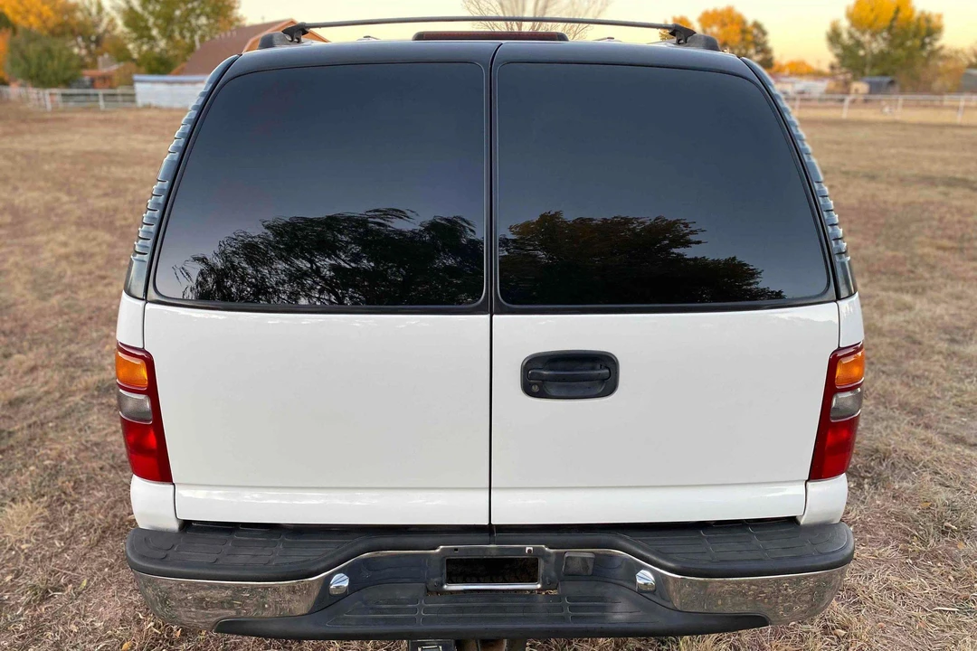 2001 Chevrolet Suburban 9th Gen - Image 5 of 31