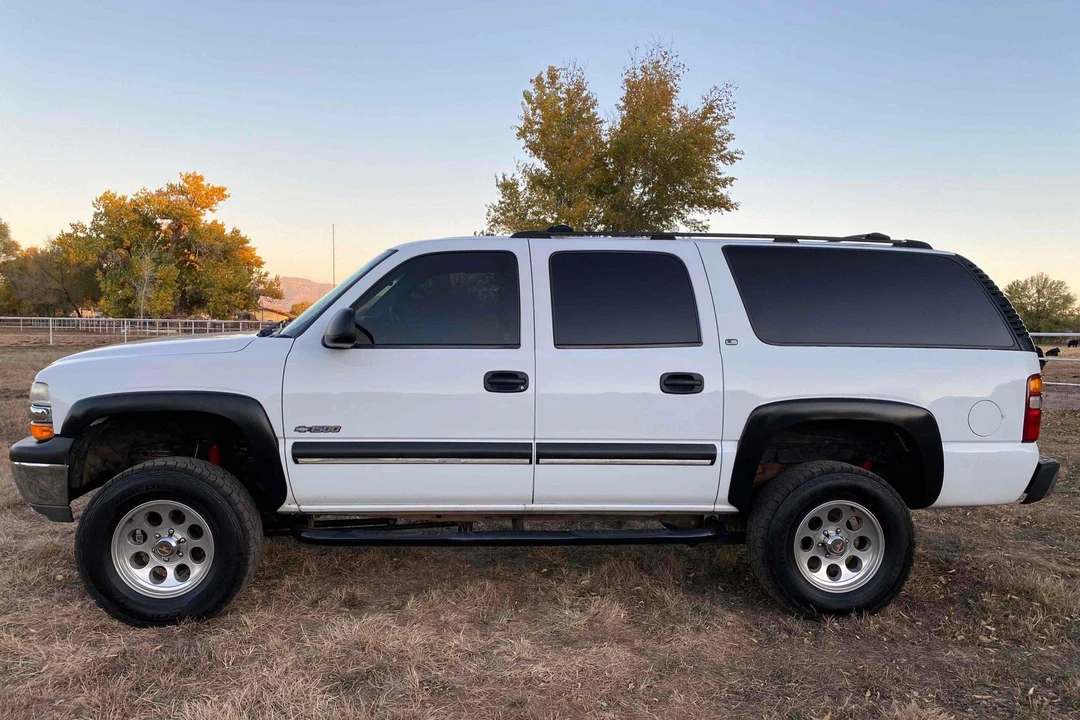 2001 Chevrolet Suburban 9th Gen - Image 3 of 31