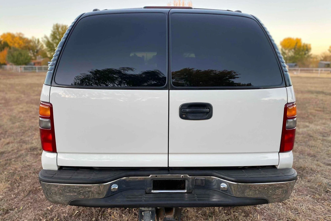 2001 Chevrolet Suburban 9th Gen - Image 26 of 31