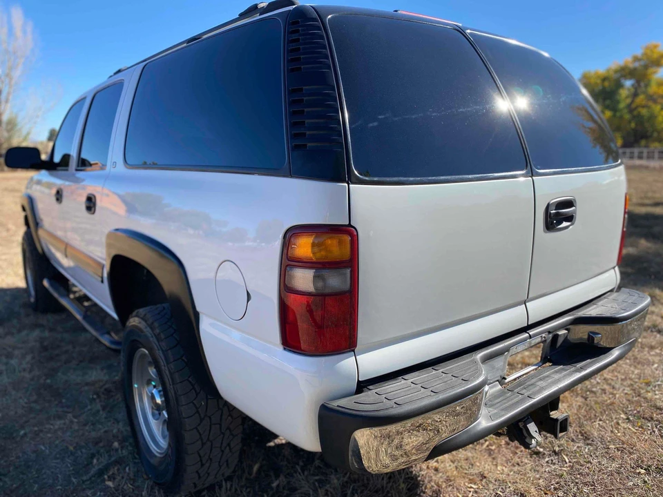 2001 Chevrolet Suburban 9th Gen - Image 24 of 31