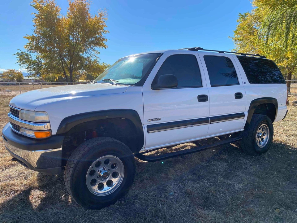 2001 Chevrolet Suburban 9th Gen - Image 16 of 31