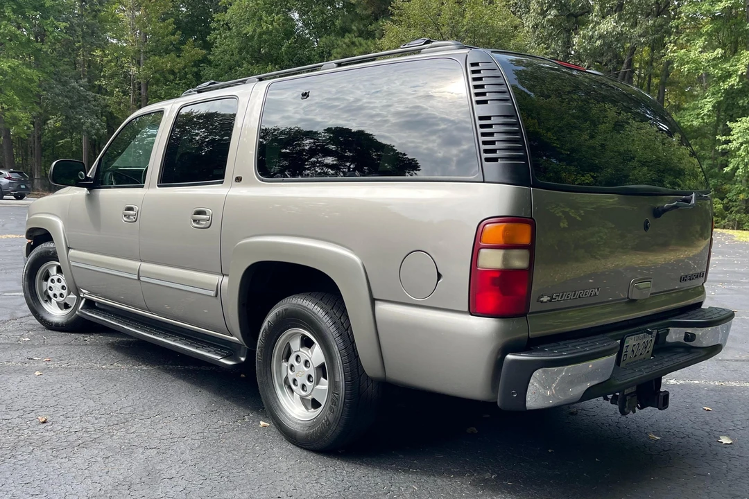 2001 Chevrolet Suburban 9th Gen - Image 4 of 31