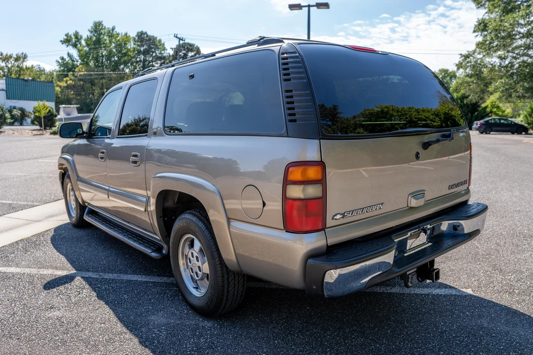 2001 Chevrolet Suburban 9th Gen - Image 14 of 31