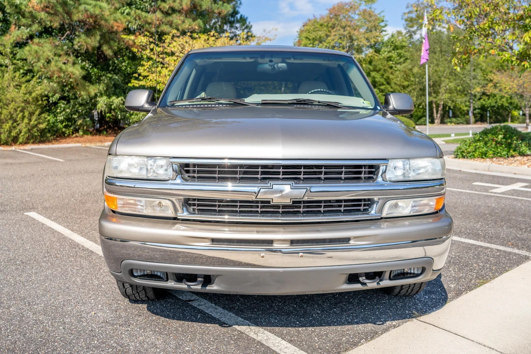 2001 Chevrolet Suburban 9th Gen - Image 6 of 31