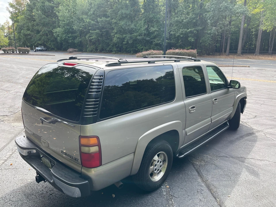 2001 Chevrolet Suburban 9th Gen - Image 18 of 31