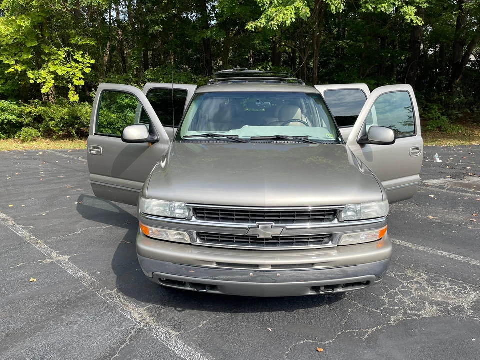2001 Chevrolet Suburban 9th Gen - Image 22 of 31