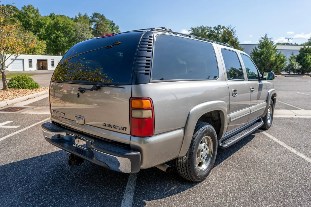 2001 Chevrolet Suburban 9th Gen - Image 16 of 31