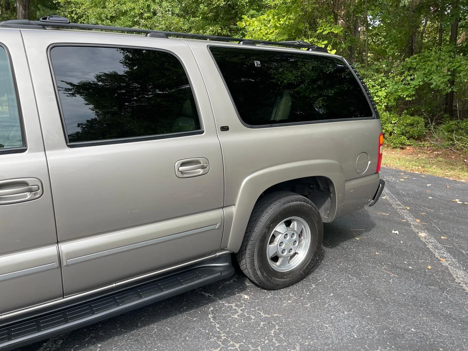 2001 Chevrolet Suburban 9th Gen - Image 25 of 31