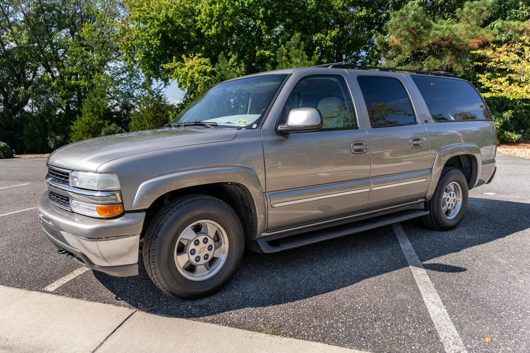 2001 Chevrolet Suburban 9th Gen - Image 9 of 31