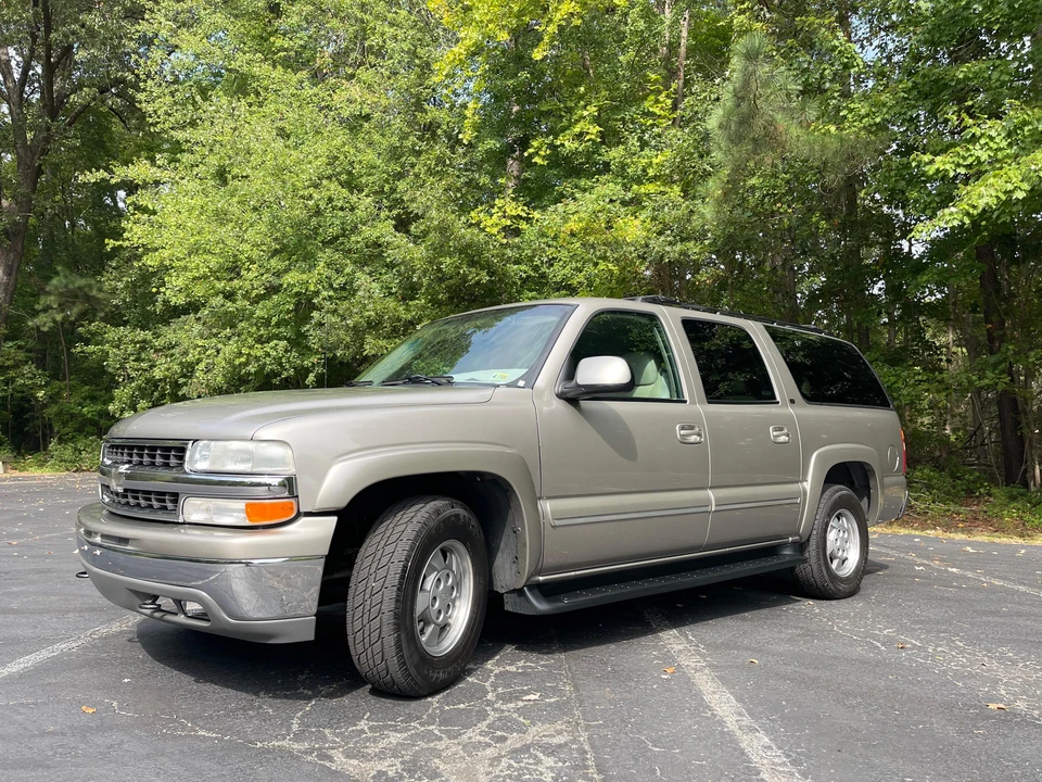2001 Chevrolet Suburban 9th Gen - Image 8 of 31