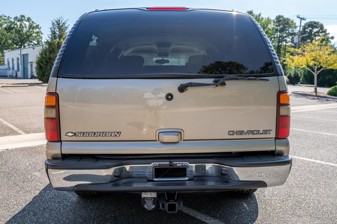 2001 Chevrolet Suburban 9th Gen - Image 5 of 31