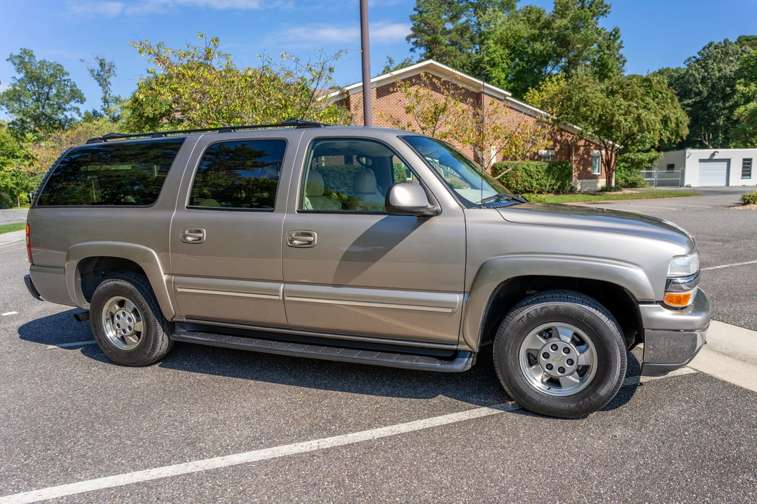 2001 Chevrolet Suburban 9th Gen - Image 20 of 31