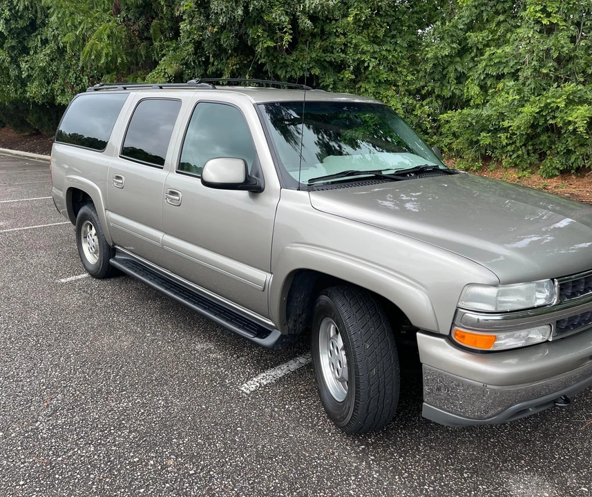 2001 Chevrolet Suburban 9th Gen - Image 21 of 31