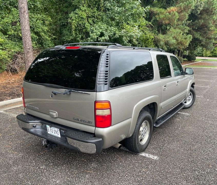 2001 Chevrolet Suburban 9th Gen - Image 17 of 31