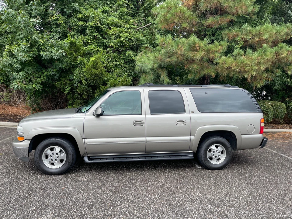 2001 Chevrolet Suburban 9th Gen - Image 11 of 31