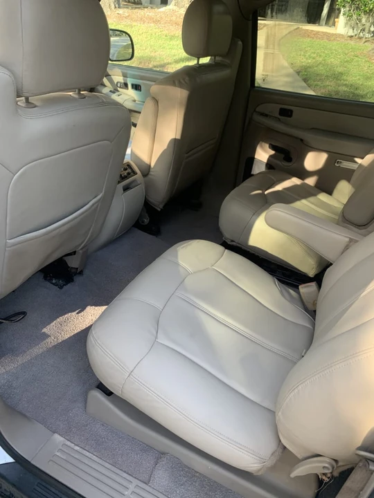 2001 Chevrolet Suburban 9th Gen - Image 12 of 19