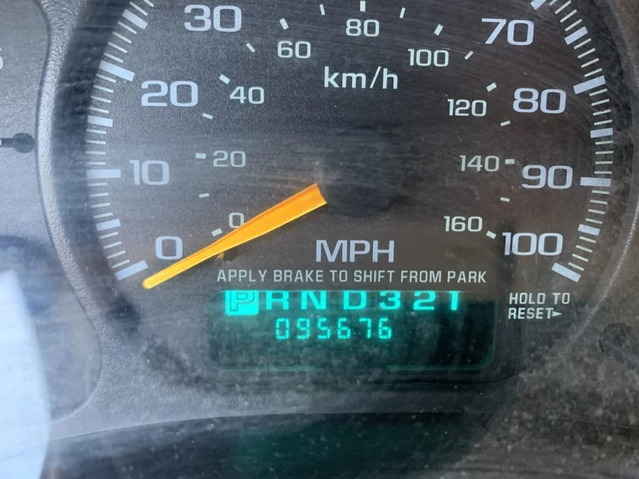 2001 Chevrolet Suburban 9th Gen - Image 18 of 19
