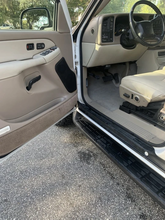 2001 Chevrolet Suburban 9th Gen - Image 16 of 19