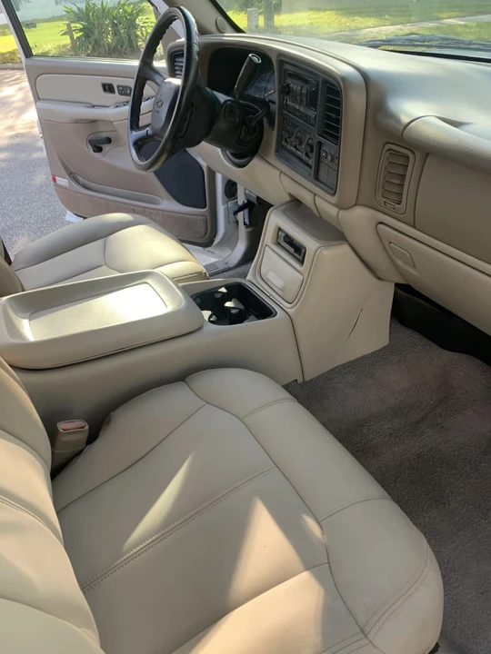 2001 Chevrolet Suburban 9th Gen - Image 17 of 19