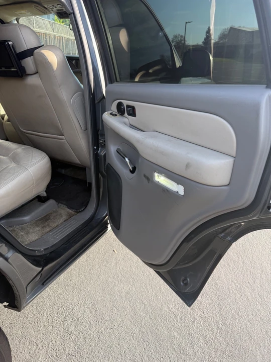 2001 Chevrolet Tahoe 2nd Gen - Image 14 of 20