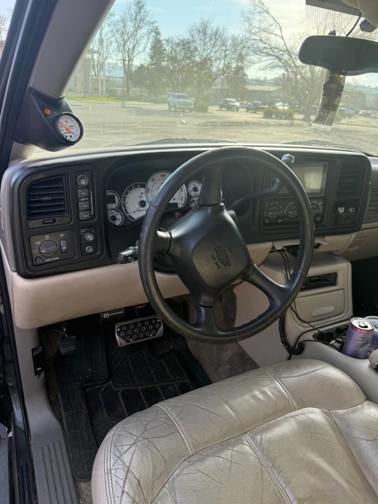 2001 Chevrolet Tahoe 2nd Gen - Image 13 of 20