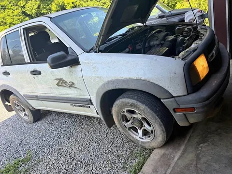 2001 Chevrolet Tracker Sport Utility 4D