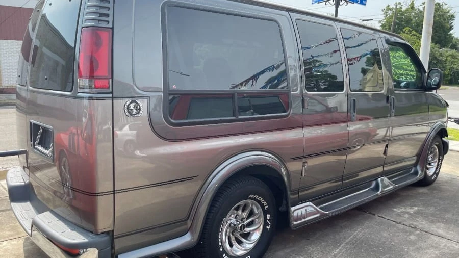 2001 Chevrolet Express - Image 4 of 6