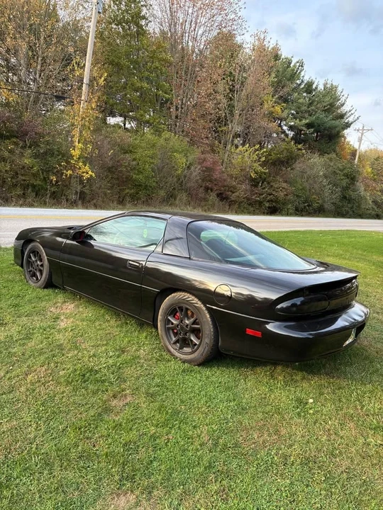 2001 Chevrolet Camaro 4th Gen - Image 2 of 2