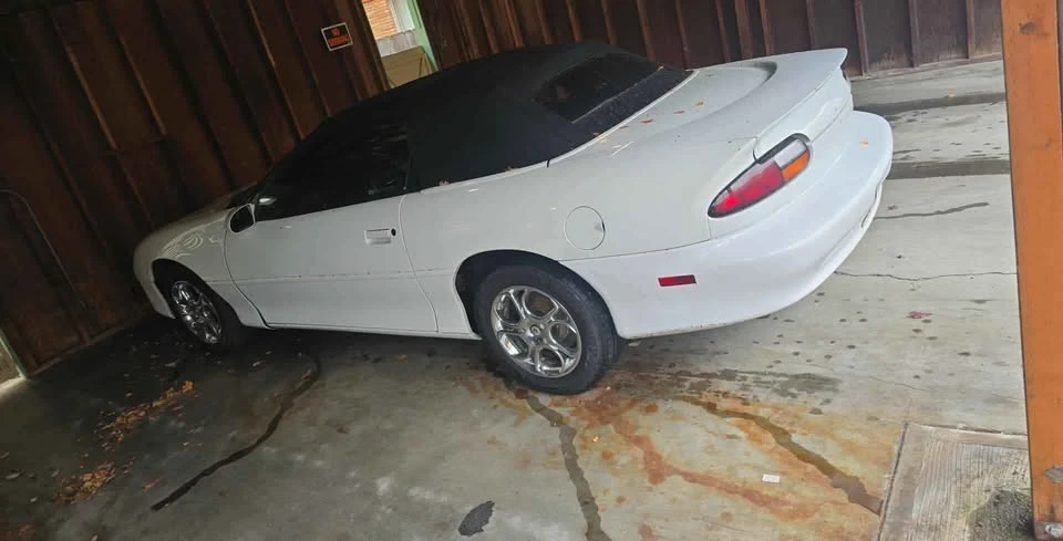 2001 Chevrolet Camaro 4th Gen - Image 2 of 3
