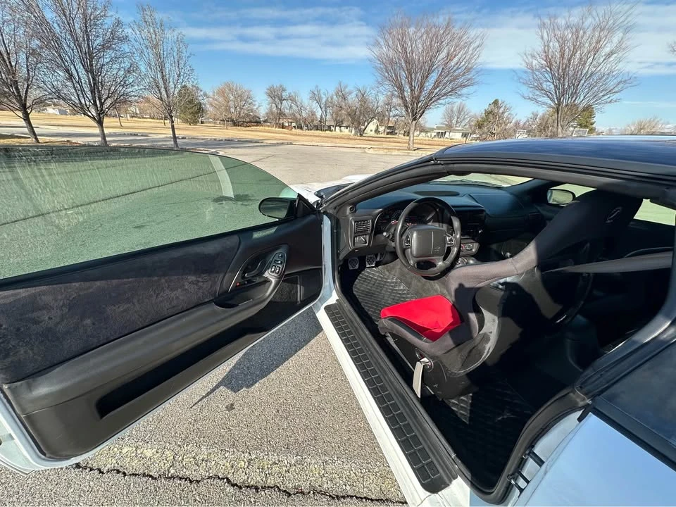 2001 Chevrolet Camaro SS 4th Gen - Image 8 of 16
