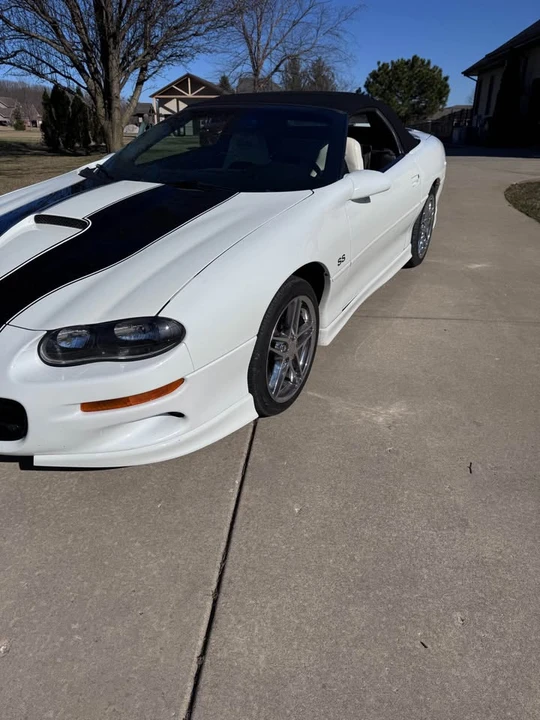 2001 Chevrolet Camaro SS 4th Gen - Image 4 of 15