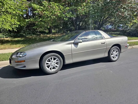 2001 Chevrolet Camaro Base